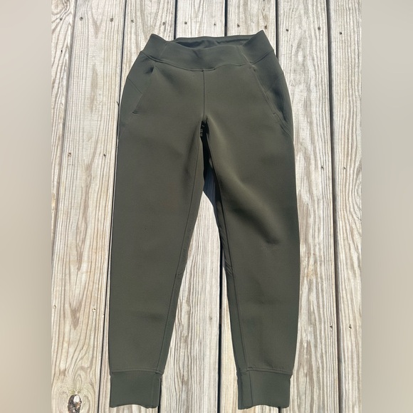 lululemon athletica Pants - Lululemon Embrace The Space Pant Jogger Athletic Taper Commute Women's‎ - Size 6